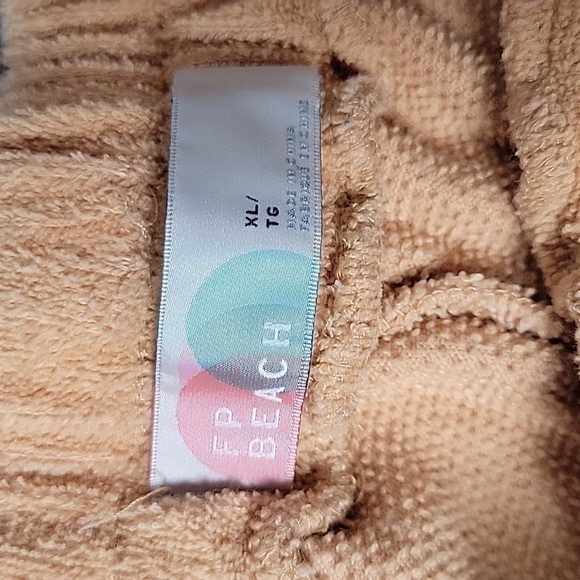 FP Beach tangerine terry cloth shorts with pockets - Picture 4 of 9